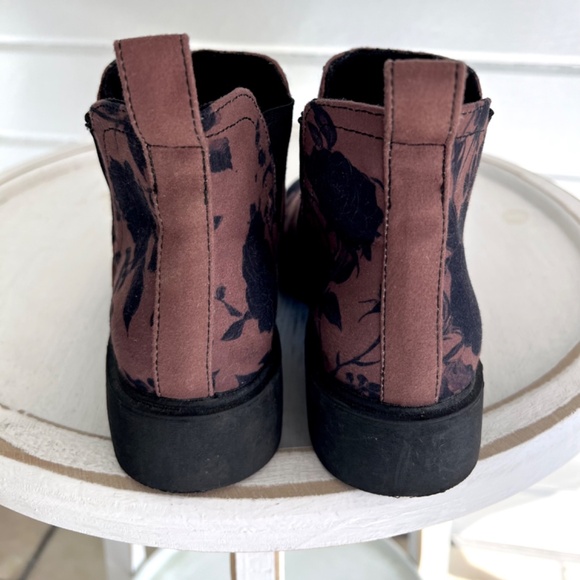 ROGUE  & WOLF Sepia Rose Romance Vegan Chelsea Boots - 39/ US 7.5 - Picture 4 of 11